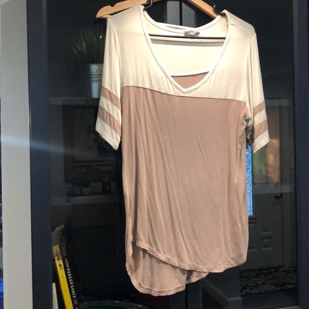 Cute sporty loose fit v-neck t-shirt